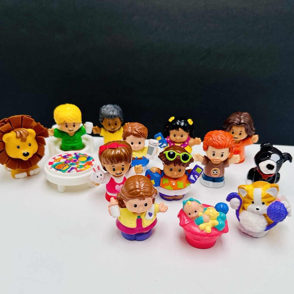Fisher Price LITTLE PEOPLE Mixed Lot of 15 People Animals Baby Table Chair